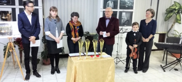 Vă place ce face Asociația Internațională „Euro Foto Art”? Dați o mână de ajutor!