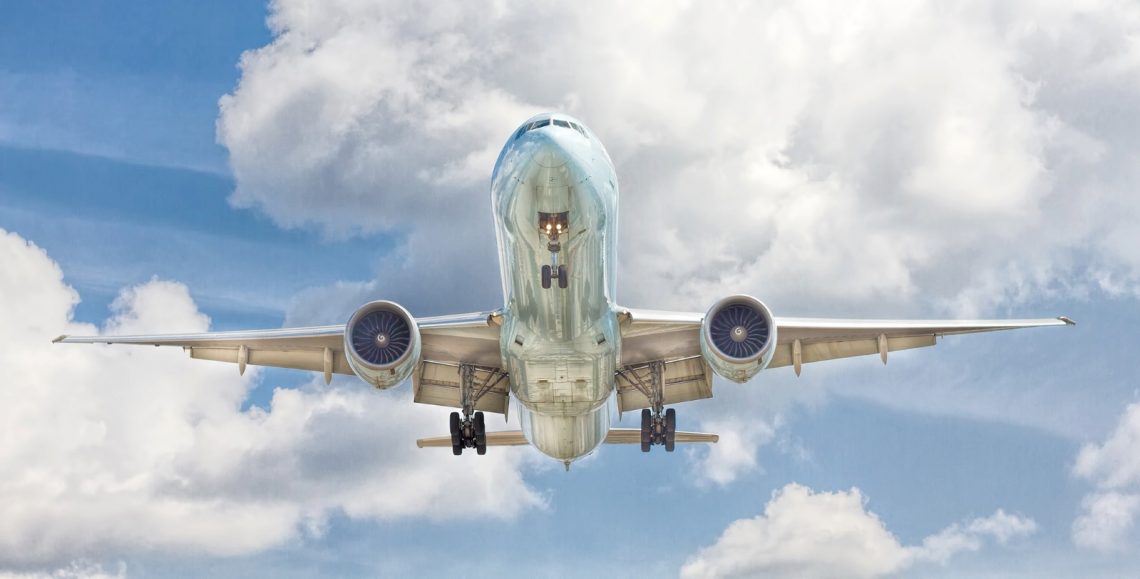 Oradea își face companie aeriană proprie, cu trei curse zilnice spre București și una sau două spre un aeroport internațional din Vest!